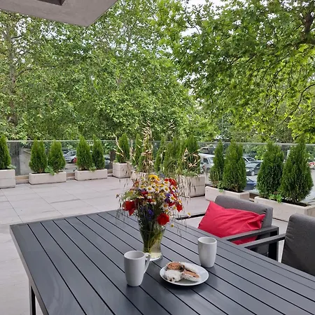 The Terrace Lounge By Rv 公寓