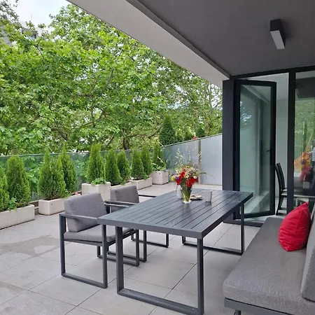 The Terrace Lounge By Rv Warna